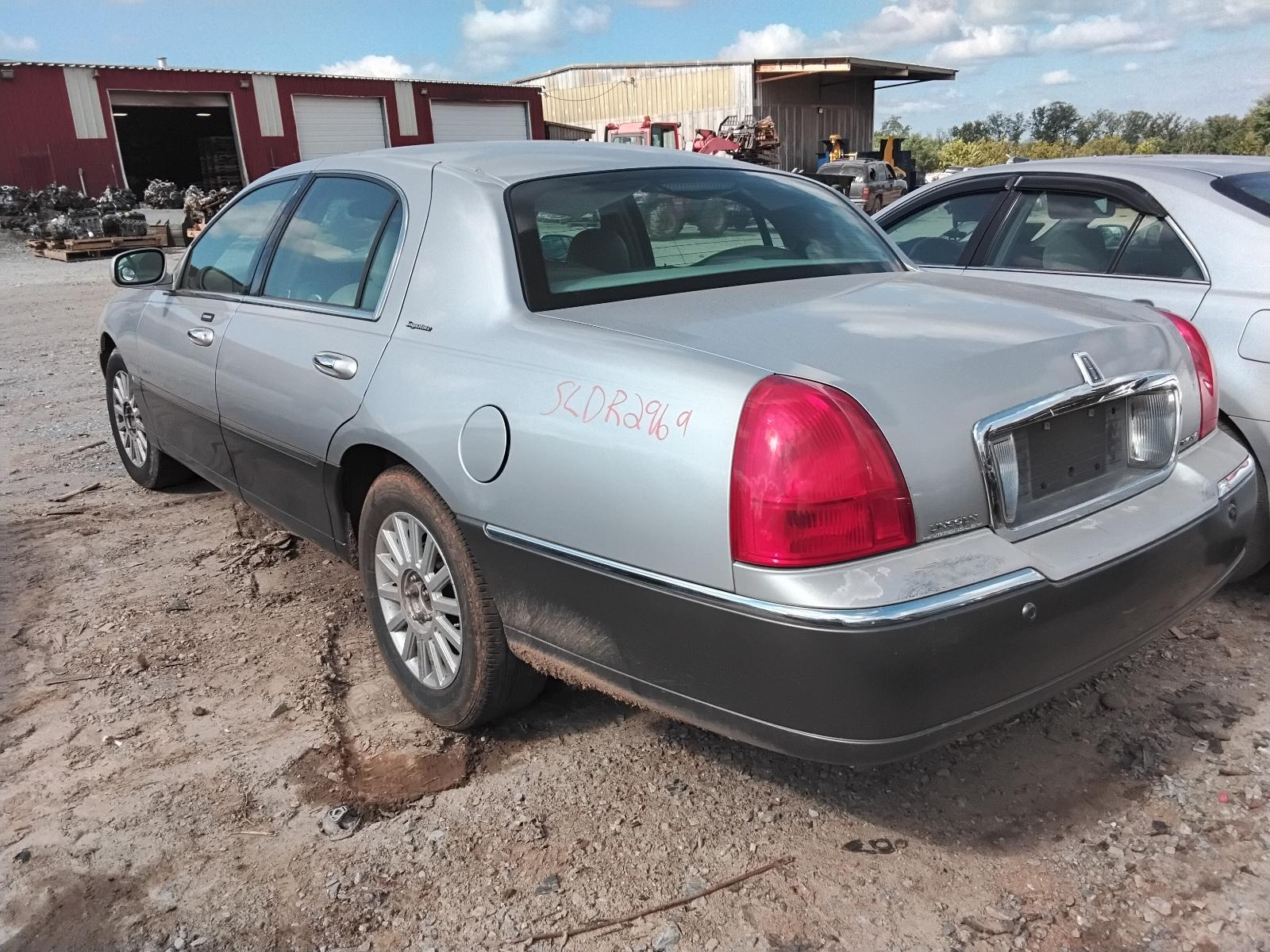 2003 LINCOLN LINCOLN & TOWN CAR
