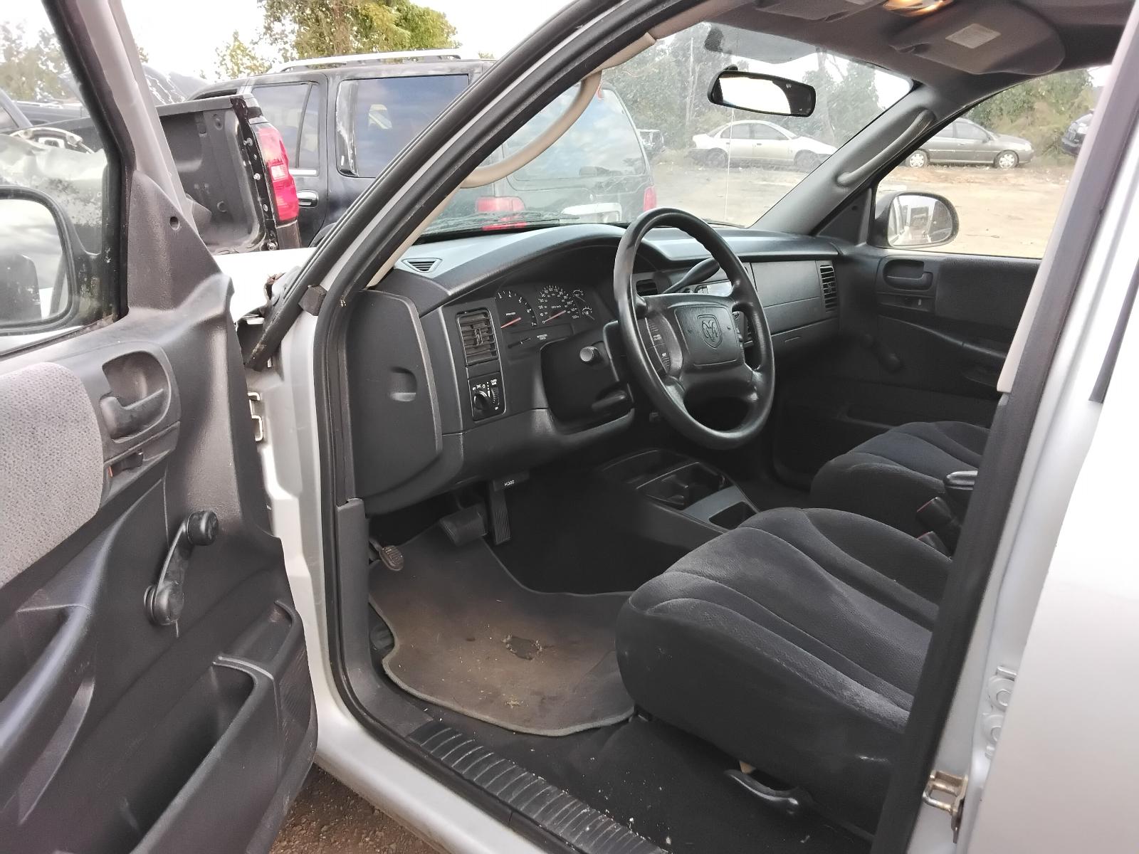 2004 DODGE DAKOTA