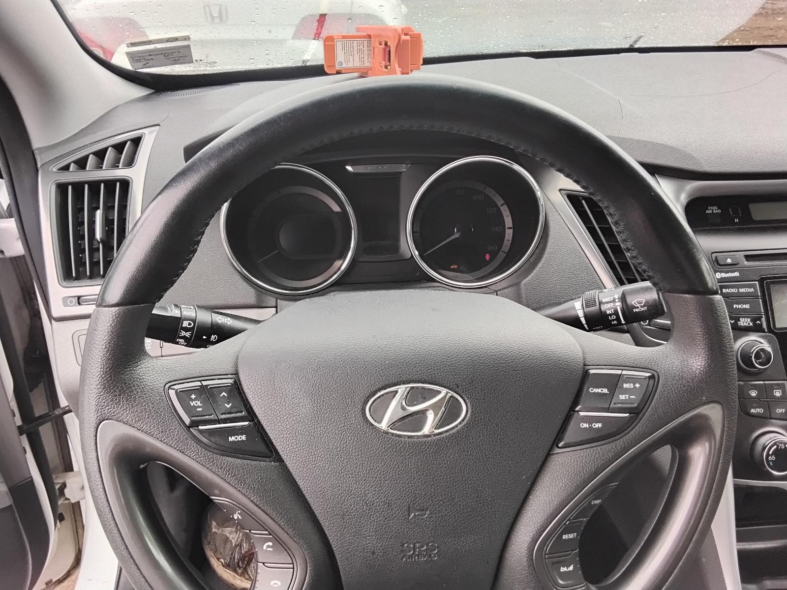2012 HYUNDAI SONATA