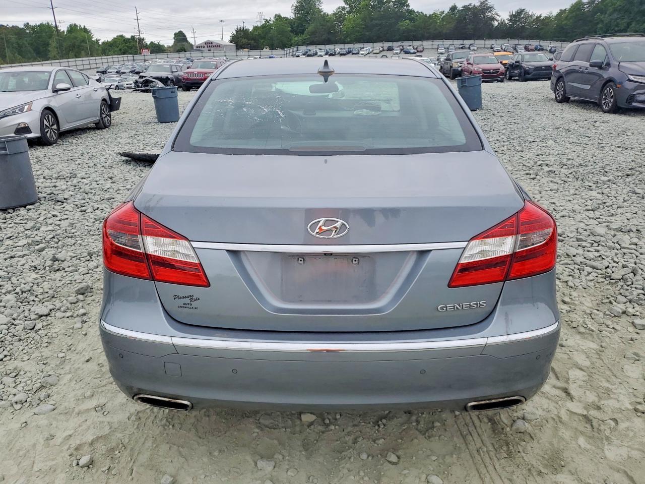 2014 HYUNDAI GENESIS