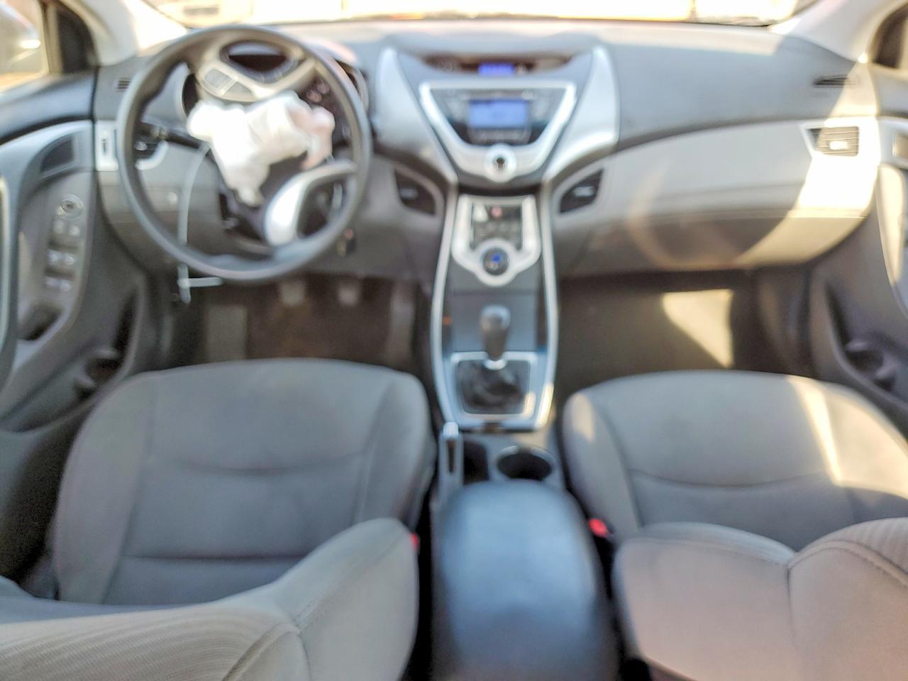 2012 HYUNDAI ELANTRA