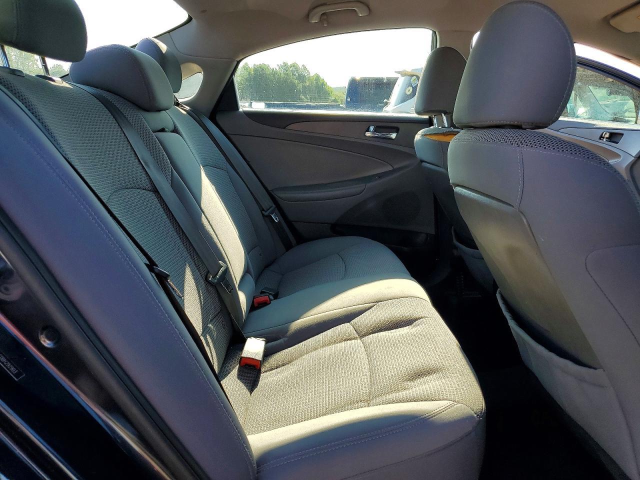 2011 HYUNDAI SONATA