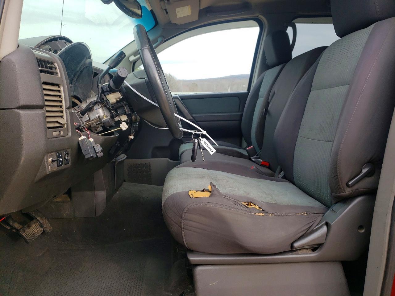 2004 NISSAN TITAN