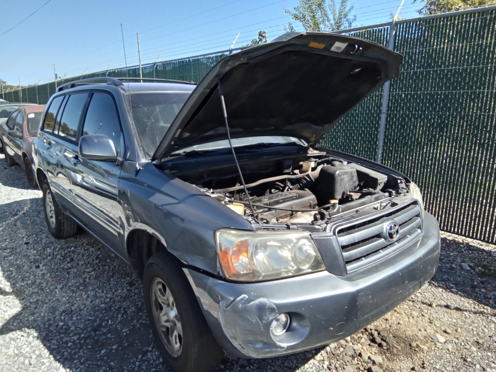 2004 TOYOTA HIGHLANDER
