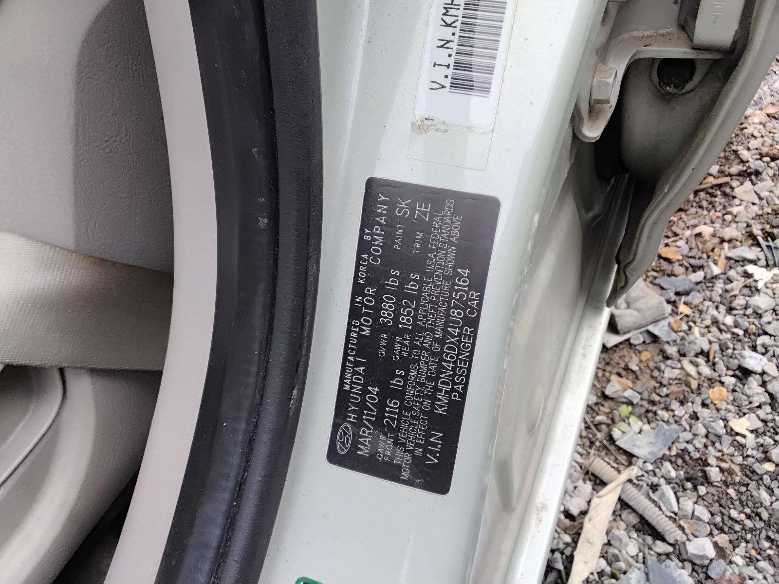 2004 HYUNDAI ELANTRA