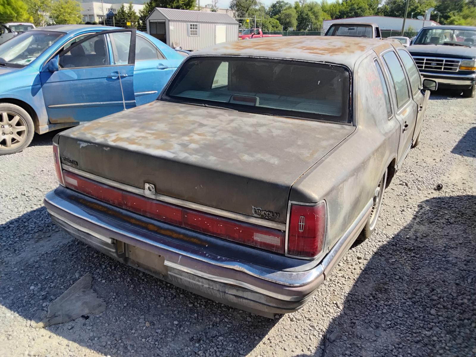 1990 LINCOLN LINCOLN & TOWN CAR