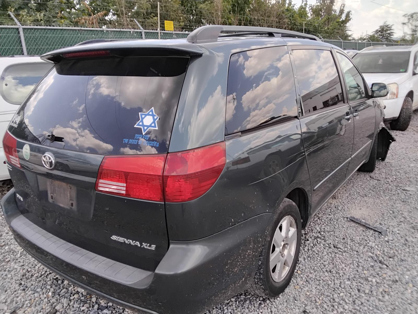 2004 TOYOTA SIENNA