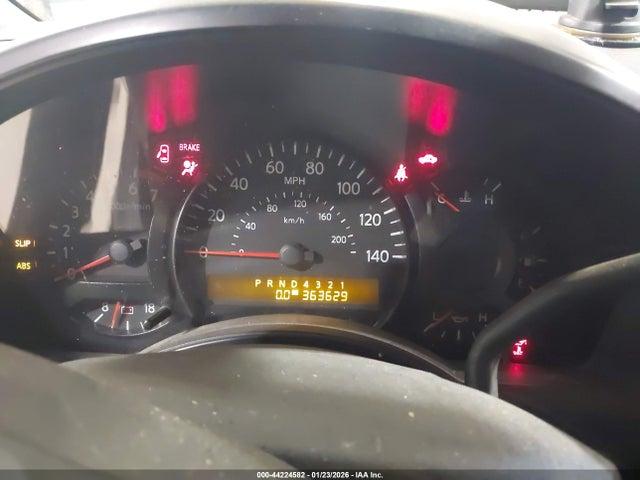 2004 NISSAN TITAN